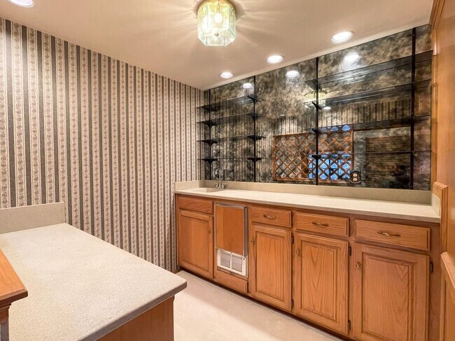 Photo - Available Now- $500 Off First Full Months ...