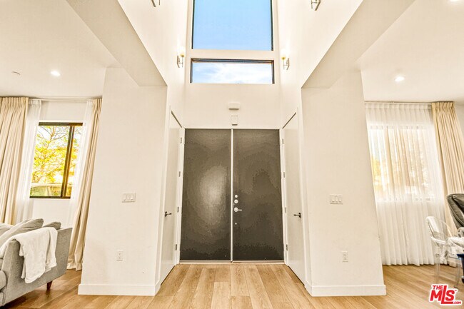 Photo - 535 N Formosa Ave