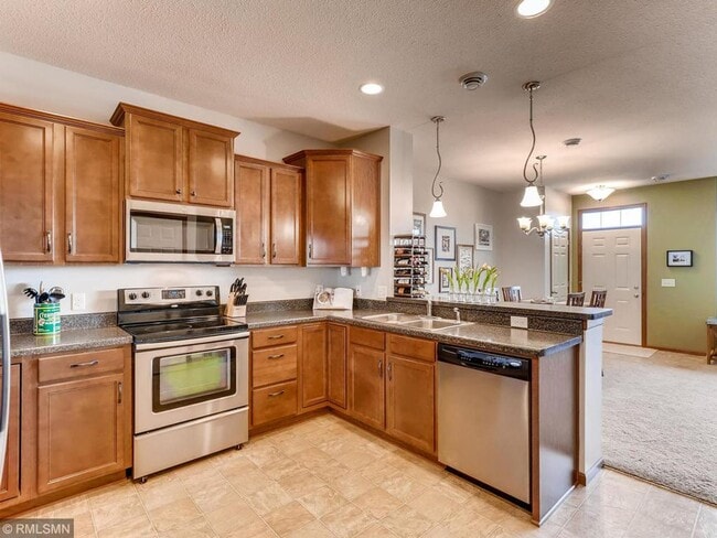 Photo - Beautiful 3 Bed/2.5 Bath Townhome in Woodbury- Community Pool! Available Now!