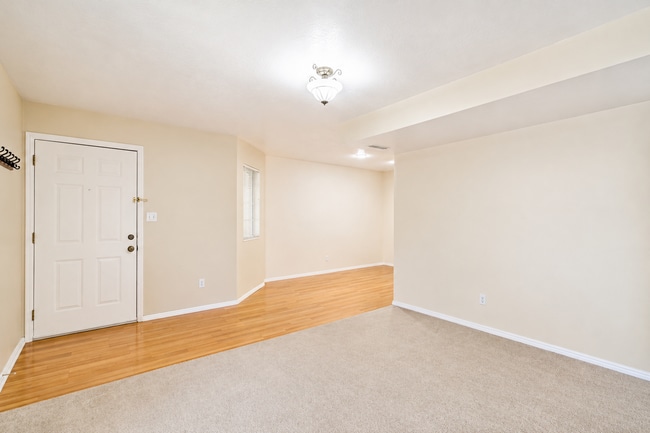 1273 Riverside Ave #9
