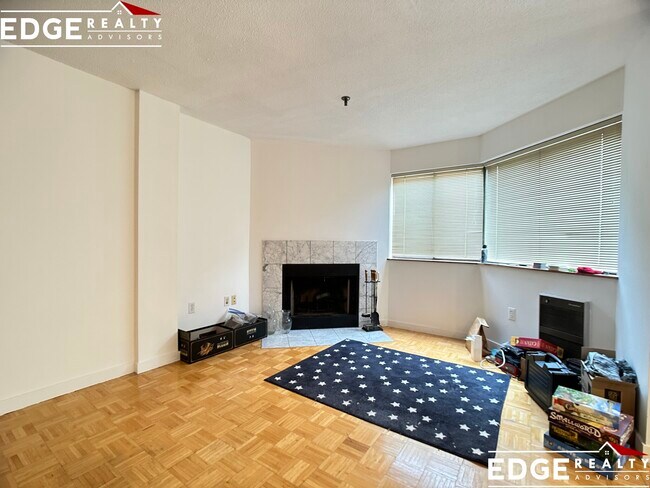 Photo - 147 Kelton St Unit 507