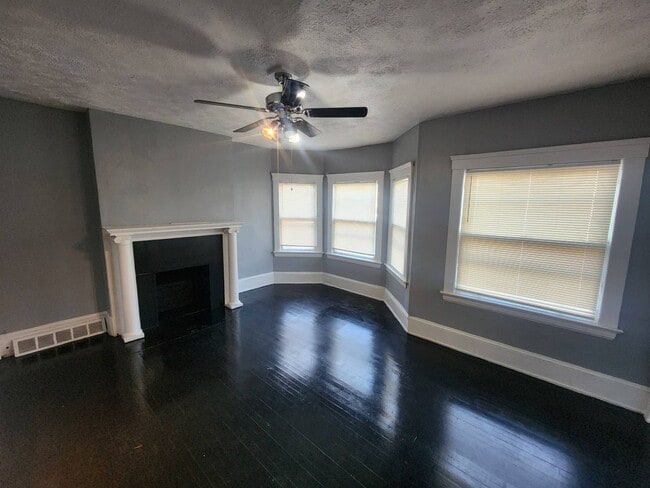 Building Photo - 1896 Idlewood Ave Unit 2 Rental
