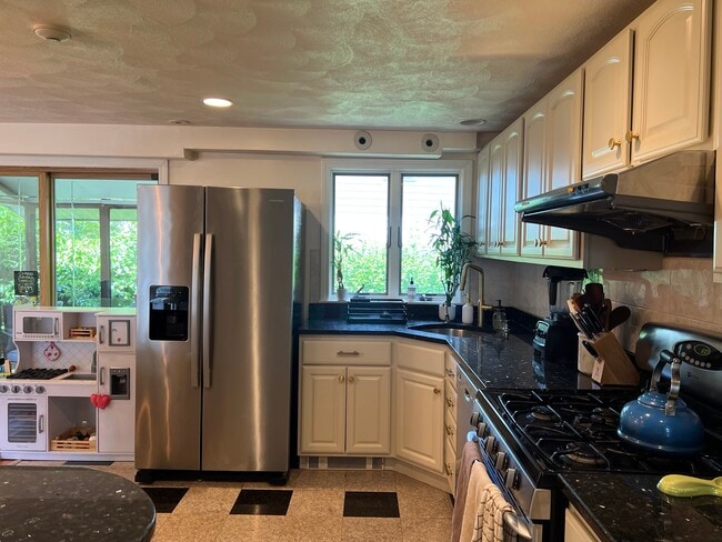 Photo - 11 Garrison Rd Unit R