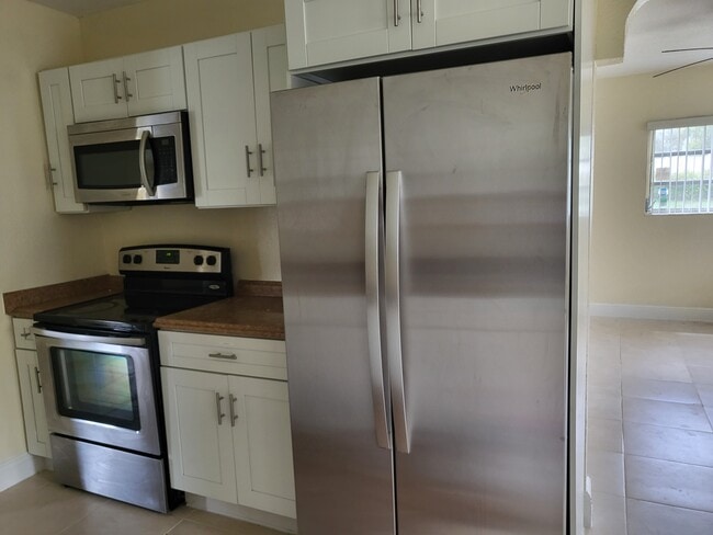 Photo - 340 NW 4th Ave