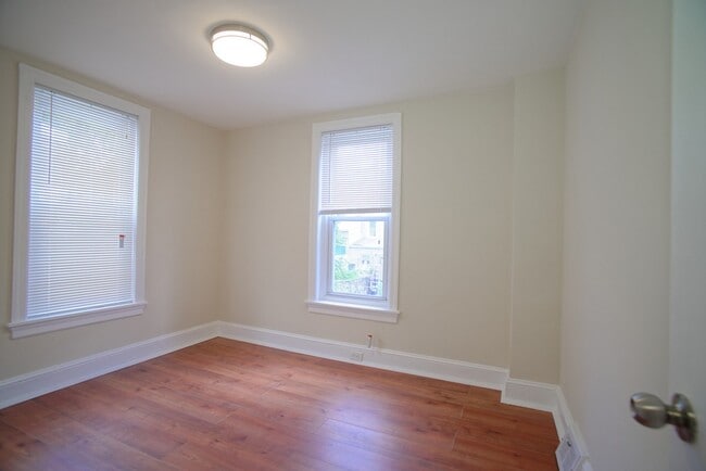 Photo - 3718 Calumet St