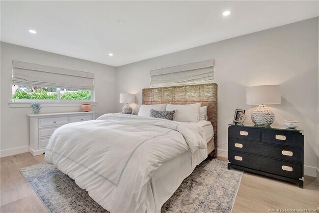 Photo - 359 Beacon St