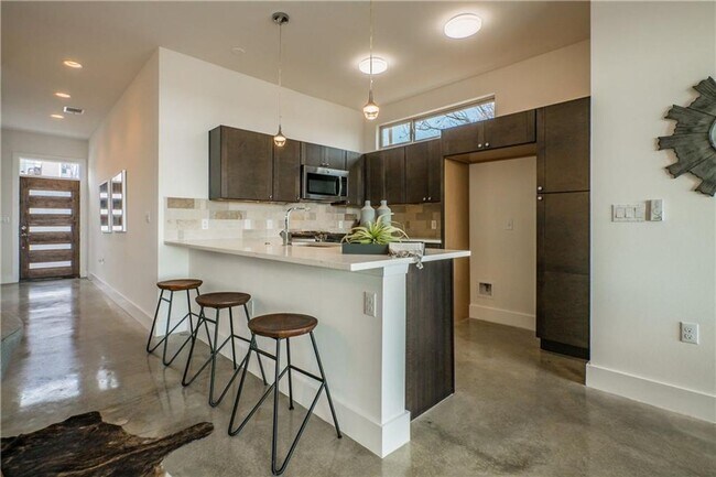 Photo - 2803 Crest Ave Unidad A