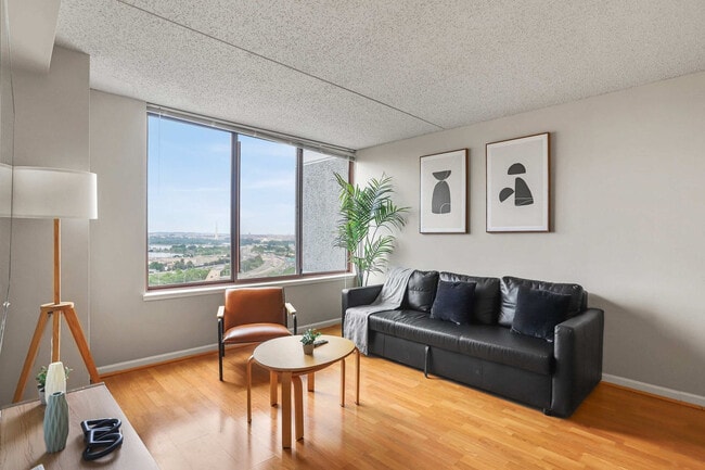 Building Photo - 401 12th St S Unit SI FL20-ID1508863P