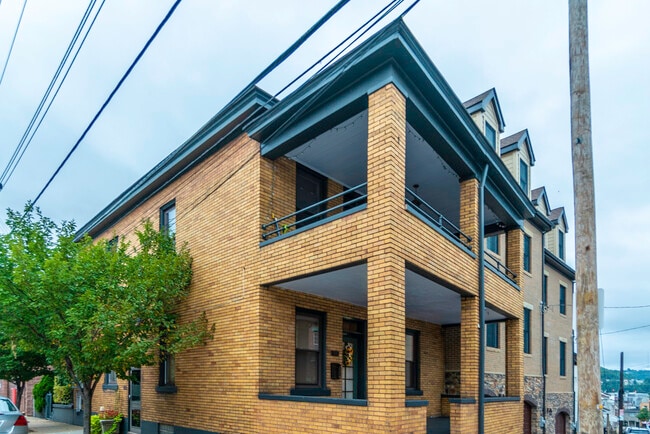 Second floor for rent - 4121 Davison St Unit 2nd Floor apartment