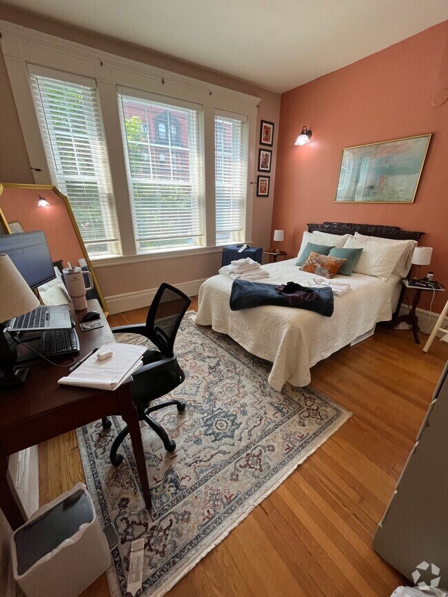 Building Photo - 521 Beacon St Rental