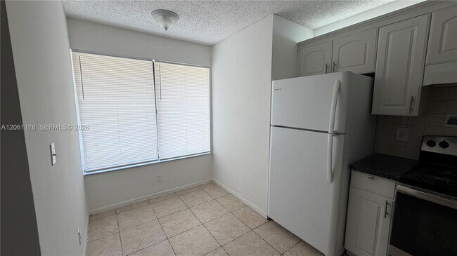Photo - 2550 Riverside Dr Unit 223