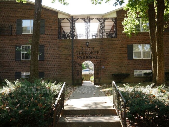 Building Photo - 2124 Cherokee Pkwy Unit #105