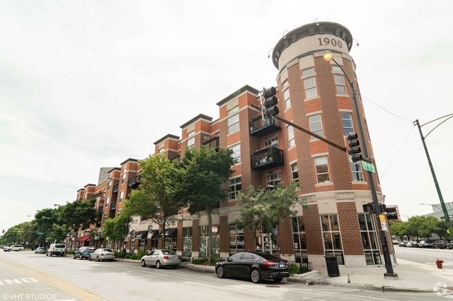 Building Photo - 1935 S Archer Ave Unit 326 Rental