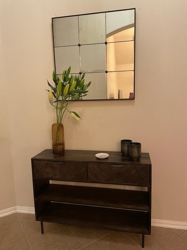 Photo - 31 W Spindle Tree Cir