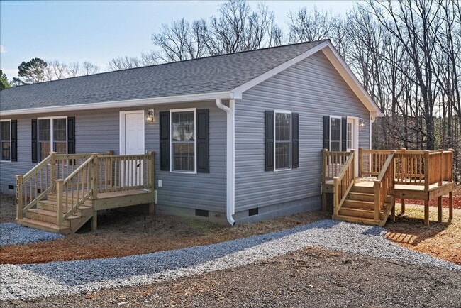 Building Photo - The Home You’ve Been Searching For! *Utili...