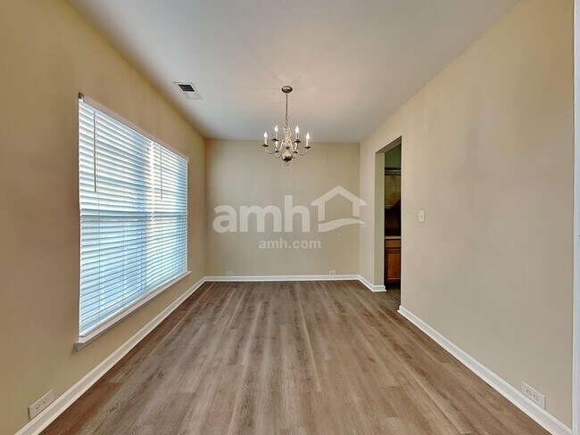 Photo - 802 Celtic Crossing Dr