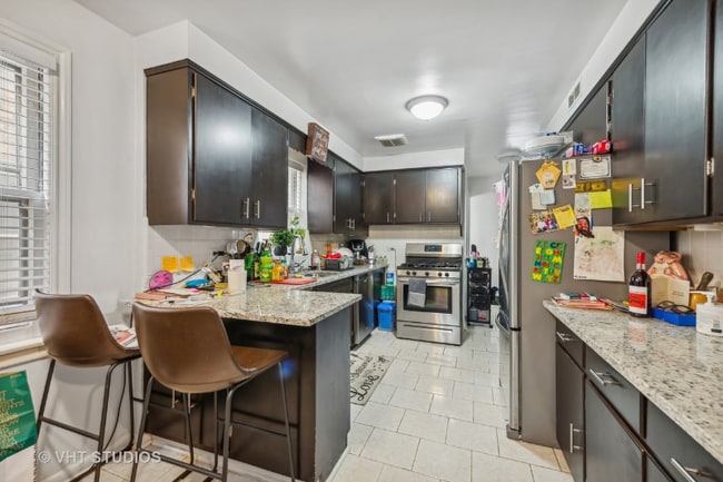 Photo - 2854 W Farragut Ave Unit 1st Floor