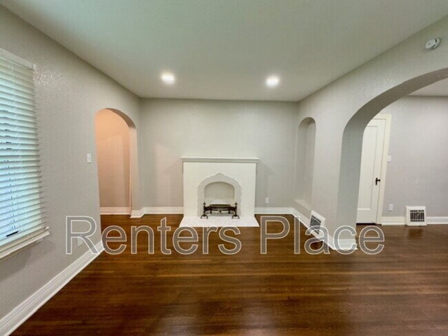 Photo - 3540 S Rockford Ave