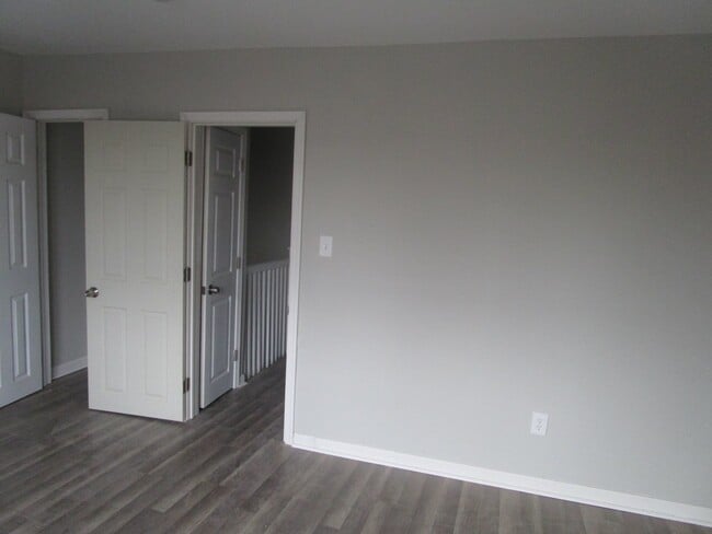Photo - Spacious Front-Porch Row - Oak Lane