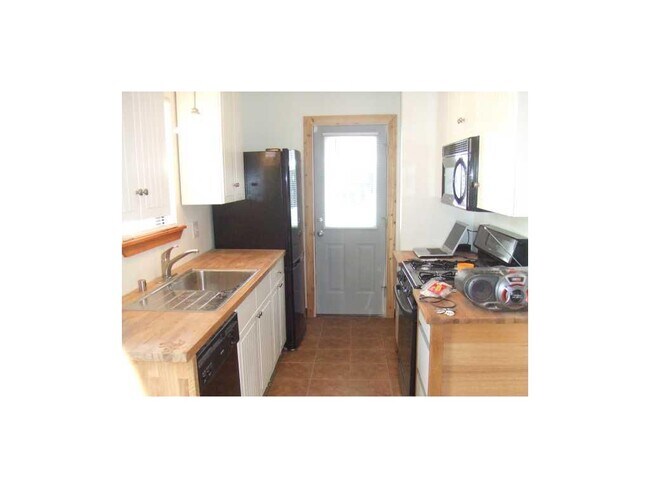 Photo - 407 W 35th St Unidad B