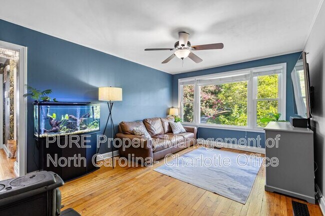 Photo - 1638 Academy St