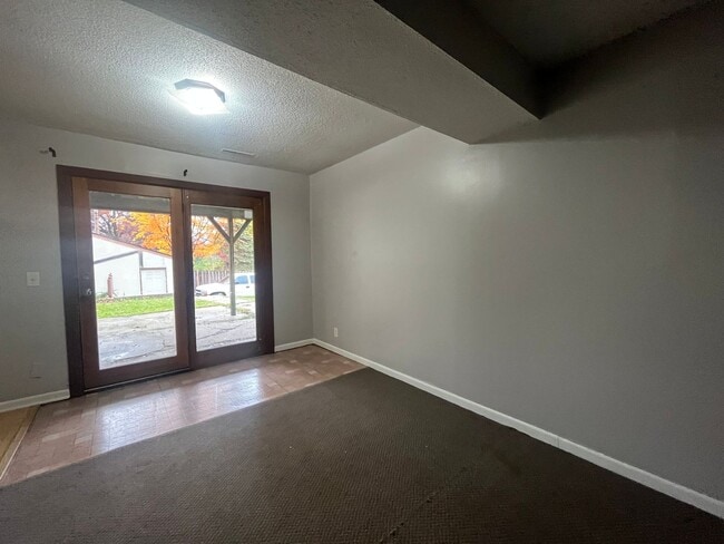 Photo - 6248-6250 45th St N