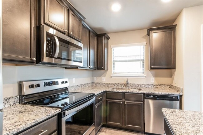 Photo - 1008 NW 6th St