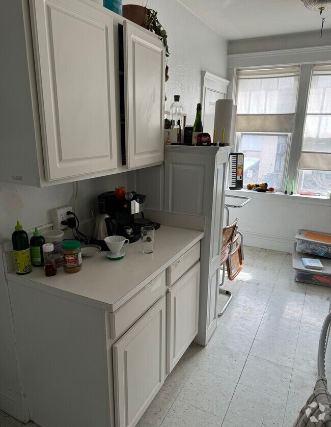 Building Photo - 1697 Cambridge St Unit 5A Rental