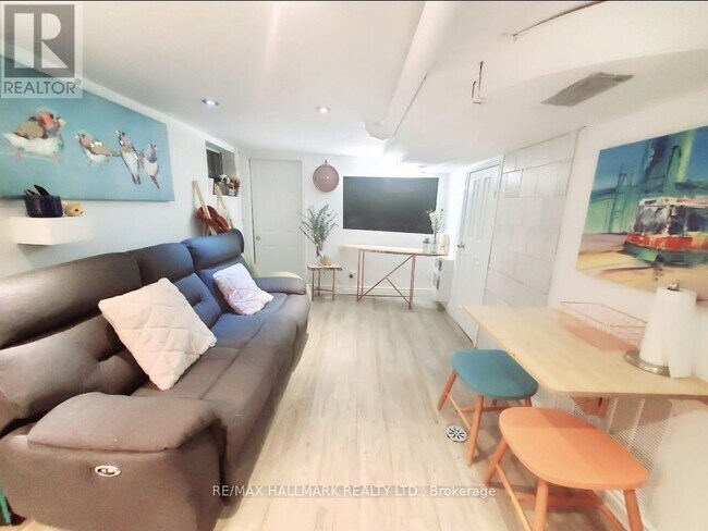 Photo - 21 Khedive Ave