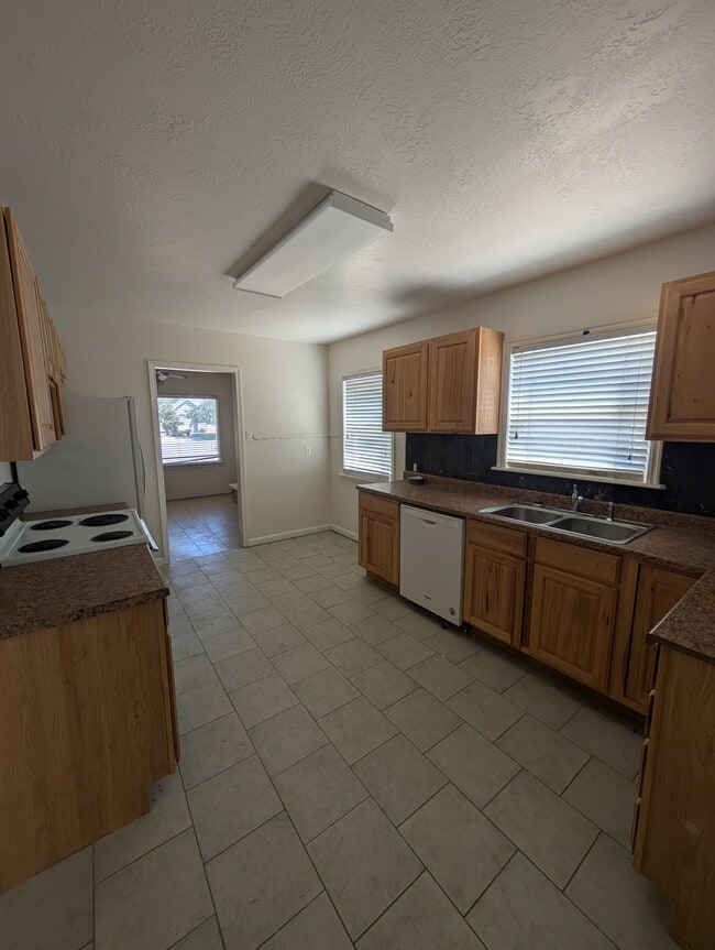 Photo - 353 N 100 E Unit Downstairs