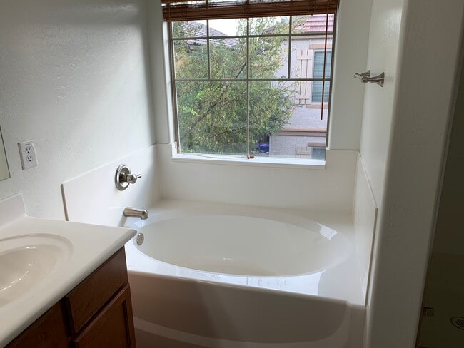 Photo - 1736 E Joseph Way