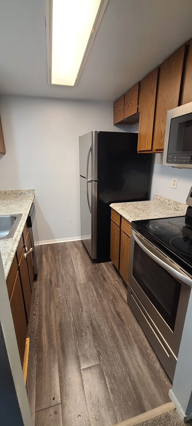 Photo - 1472 W Chateau Vert