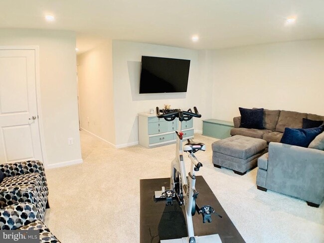 Photo - 408 Streamview Dr