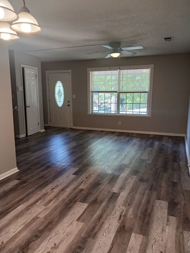 Photo - 4 Bedroom Home Available Now!