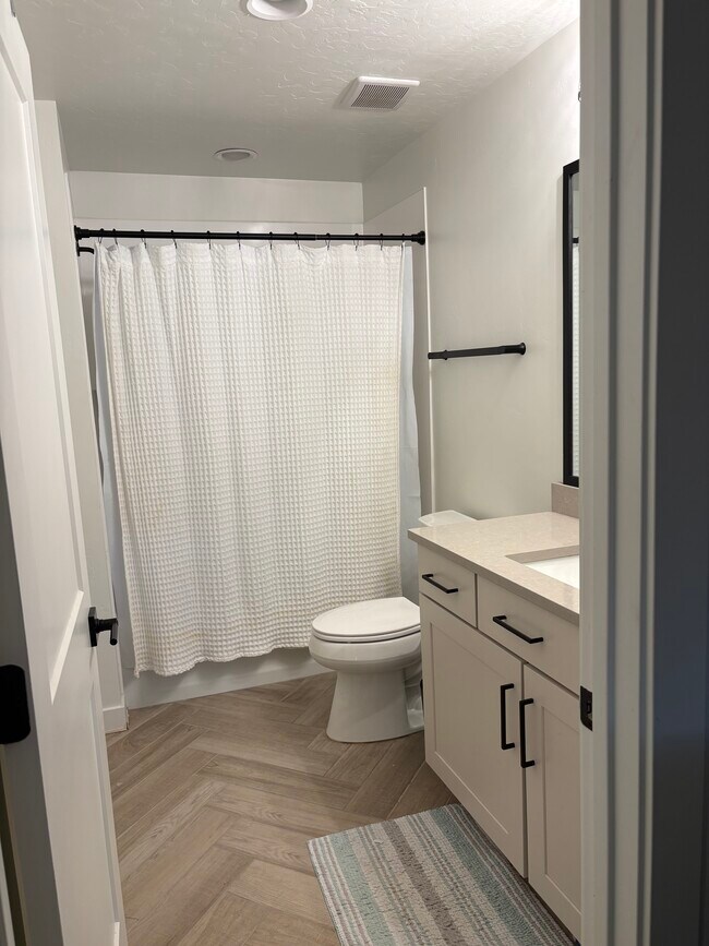 Bathroom 1 - 6619 Mountain Alder Way