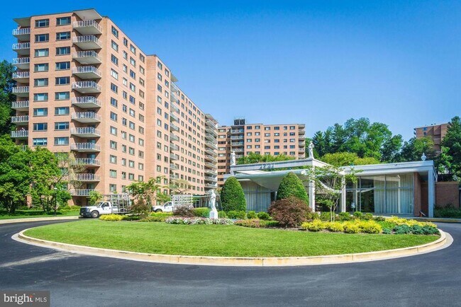 Building Photo - 4201 Cathedral Ave NW Unit 1410E Rental