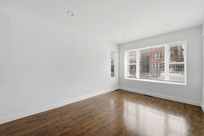 Photo - 2618 W Augusta Blvd