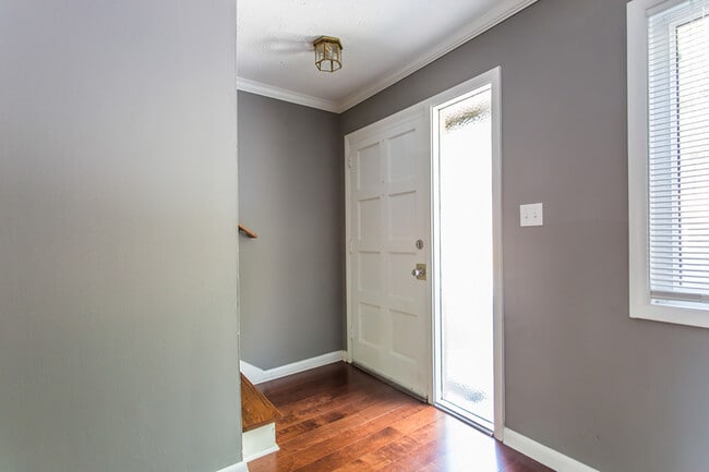 Photo - 120 Biscayne Dr NW