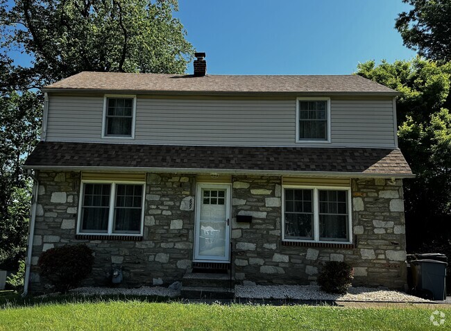 Building Photo - 629 Beechwood Rd Rental