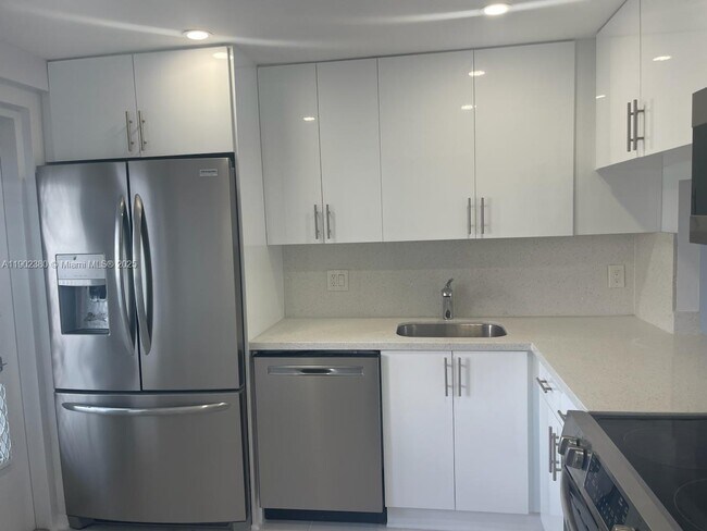 Photo - 3181 S Ocean Dr Unit 306