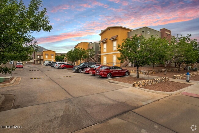 Building Photo - 5030 Fairbanks Dr Unit 205-B Rental
