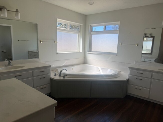 Photo - Breathtaking Panoramic Views: Golf Course & Canyon Views Home with Attached Garage in Crooked Riv...