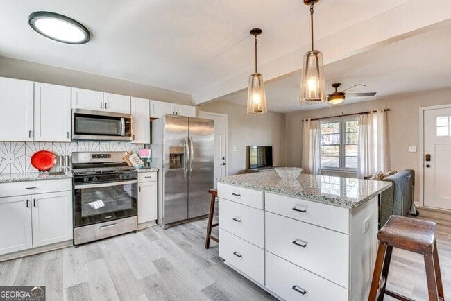 Photo - 6385 Lobelia Rd SW