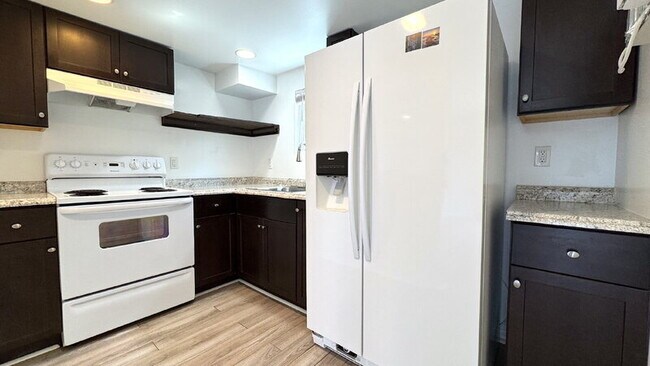 215 N Wild Olive Ave Unit 1