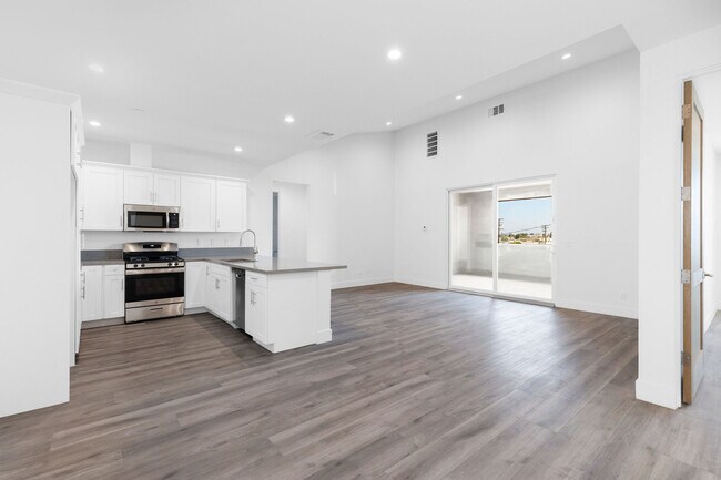 Photo - 4440 W 153rd St Apartments Unit 201