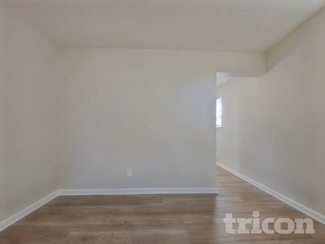 Photo - 490 Fox Trot Dr