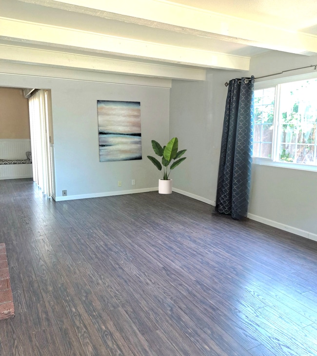 Photo - 940 E Lassen Ave