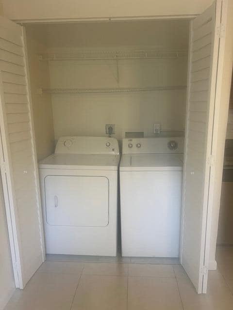 Photo - 639 Executive Center Dr