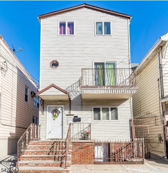 Building Photo - 95 Stone St Unit 1