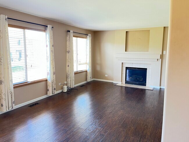 Photo - 2289 Grand Pointe Trail